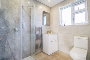 Family Bathroom- click for photo gallery